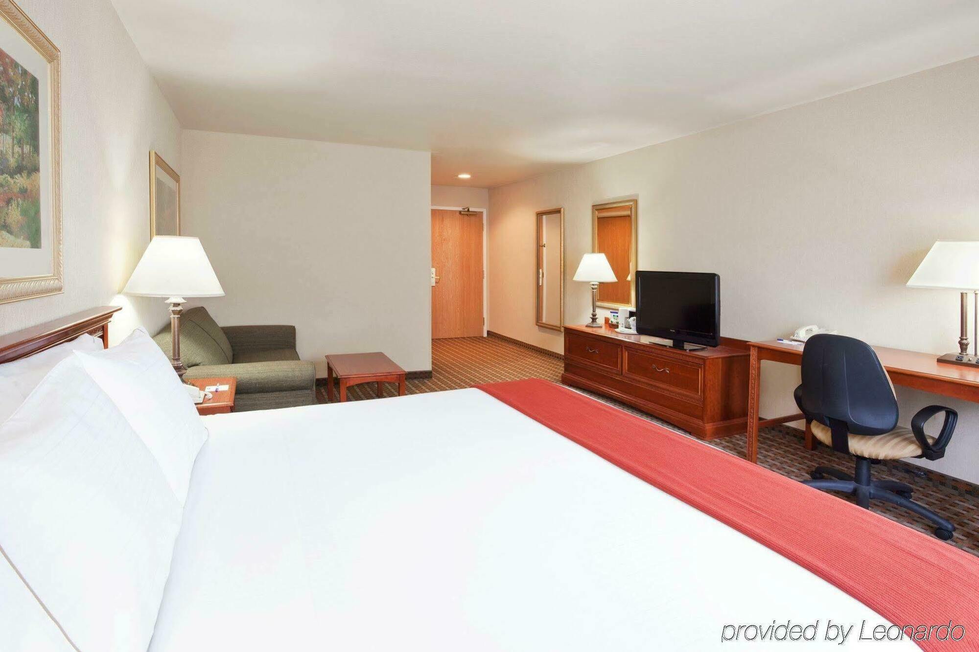 Hotel Express & Columbus Southeast By Ihg