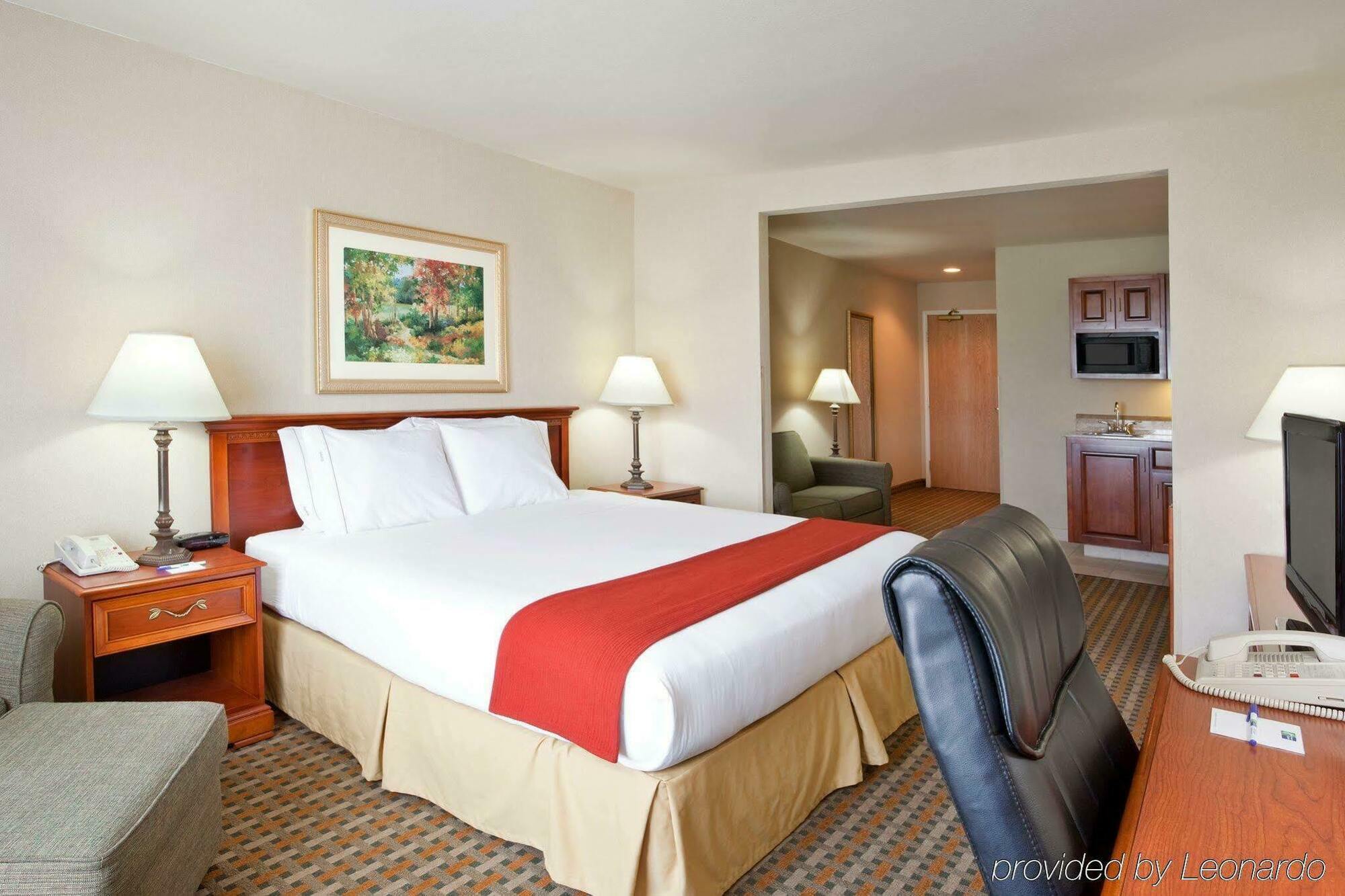 Hotel Express & Columbus Southeast By Ihg