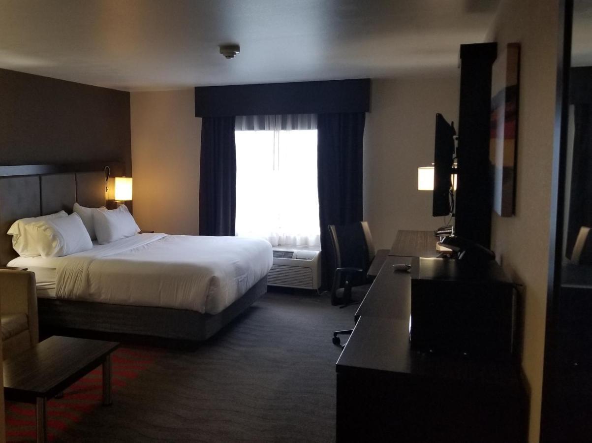Hotel Express & Columbus Southeast By Ihg 2*