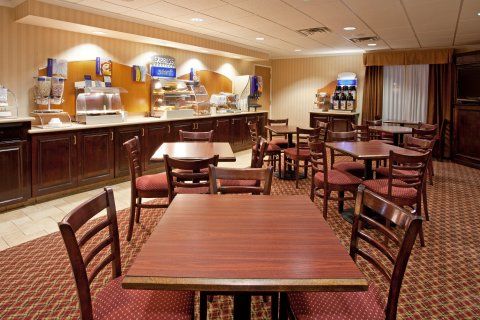 Express & Columbus Southeast By Ihg Hotel